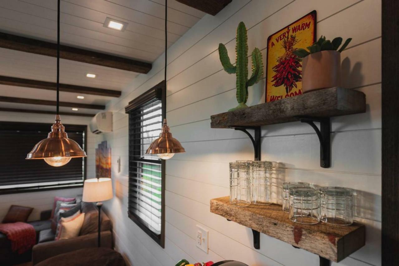 The Hacienda Beautiful New Container Home 12 Min To Magnolia Waco Exterior photo